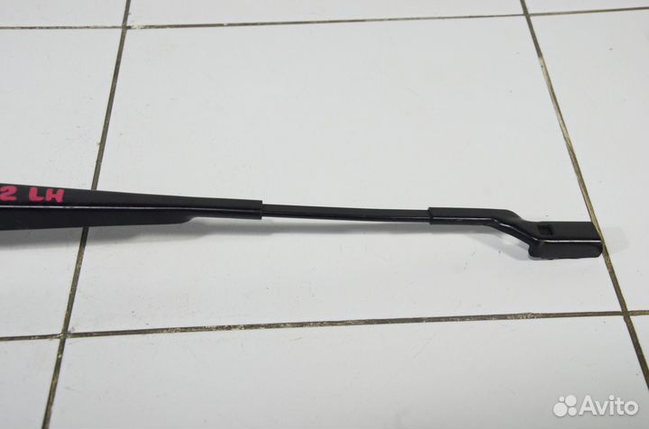 Поводок стеклоочистителя передний левый Volkswagen