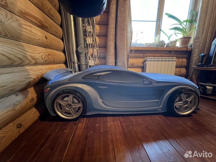 Детская кровать и шкаф Mercedes