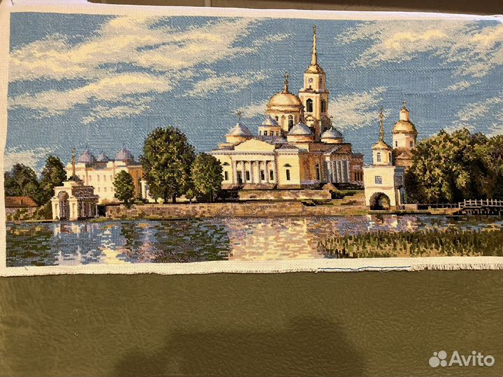 10 вышитых крестиком картин