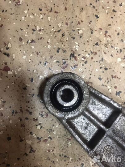 Подушка кпп Шевроле Лачетти