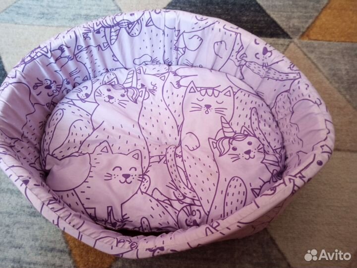 Лежанка для кошек