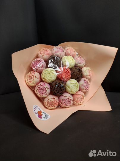 Букет - 19 Пионов из Бельгийского Шоколада