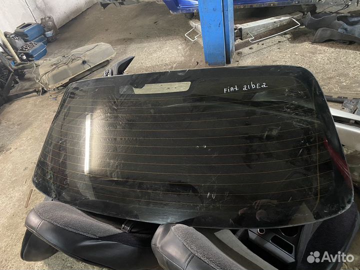 Заднее стекло на fiat albea