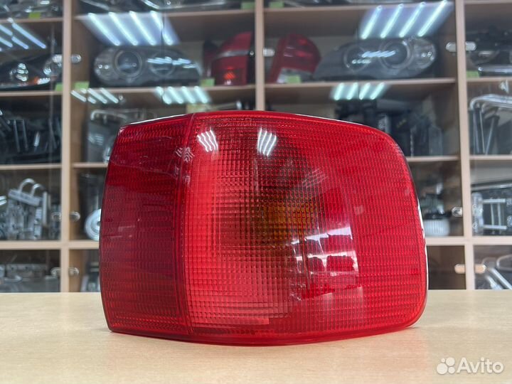 Фонарь задний внешний Ауди 80 / Audi 80