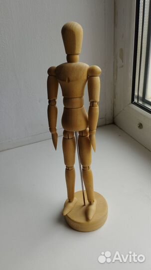 Деревянная фигурка