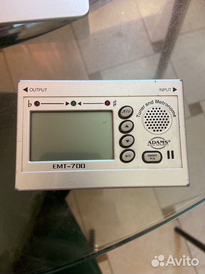 Гитарный тюнер метроном adams emt 700