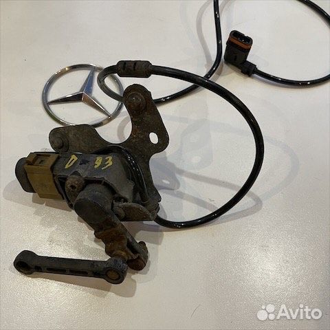 Датчик положения кузова Мерседес w204 x204 w212 w2