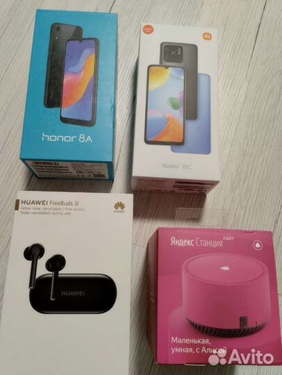 Коробки новые с инструкциями от телефонов