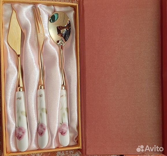 Набор столовых приборов новый,bone china