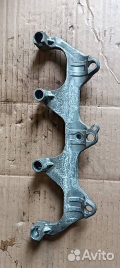 Кронштейн audi VAG 06E133340A