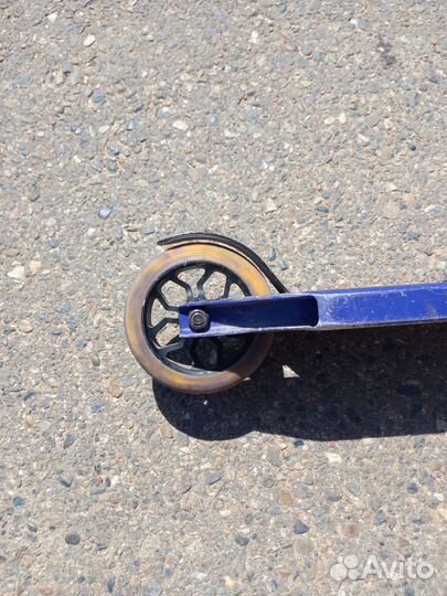 Продаю трюковой самокат Duker 101