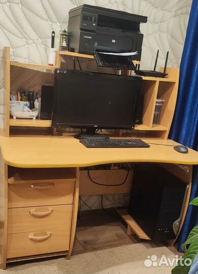 Компьютерный стол