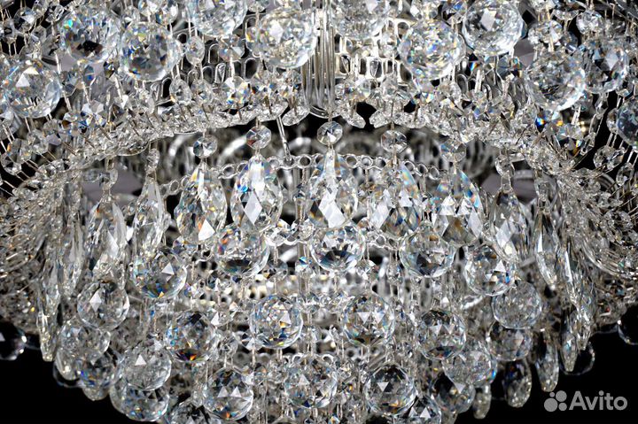 Хрустальная люстра 