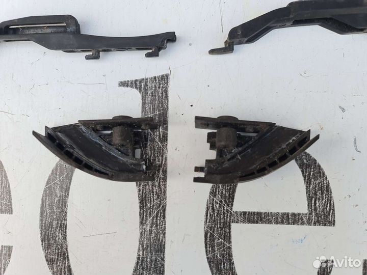 Опора обтекателя люка Mercedes W213