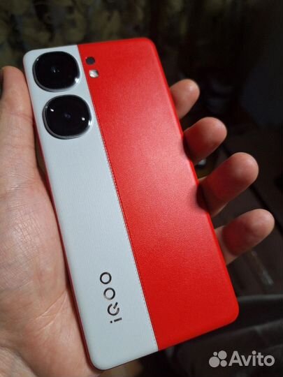 Vivo iQOO Neo9, 12/256 ГБ