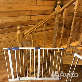Варианты изготовления ворот безопасности для лестницы