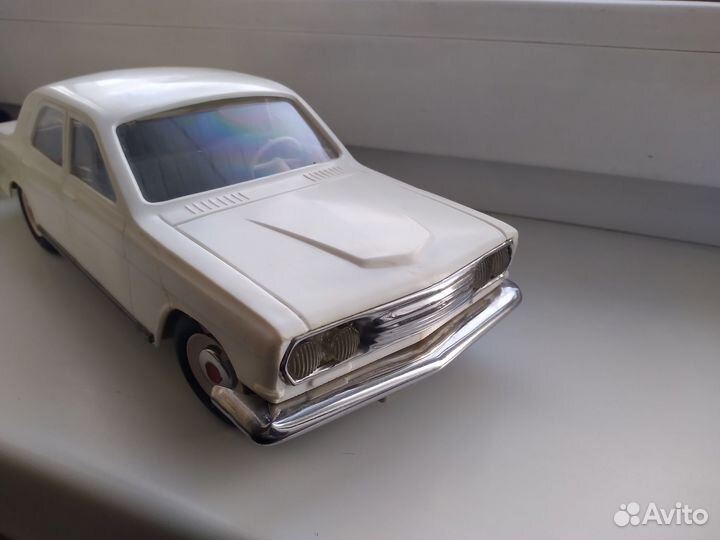Машинка газ Волга на батарейках игрушка СССР