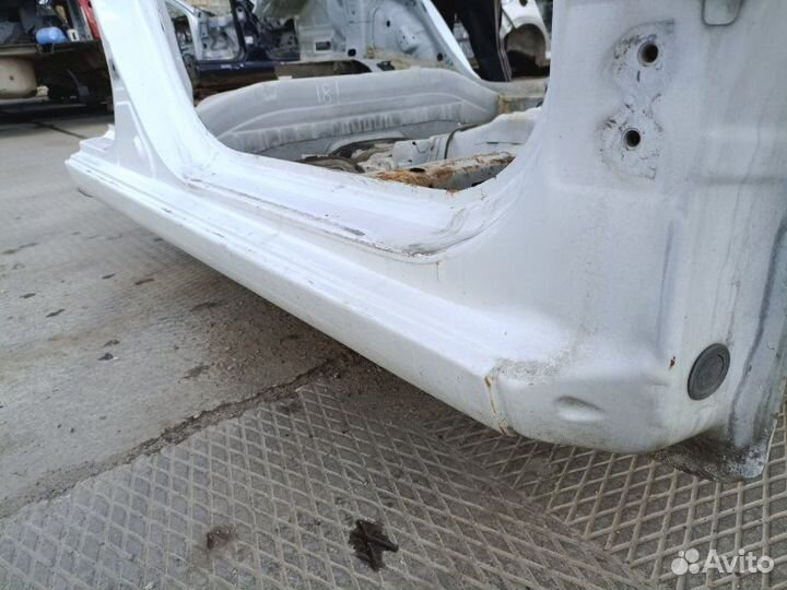 Порог правый Kia Rio 3 седан 1.4 G4FA 2016