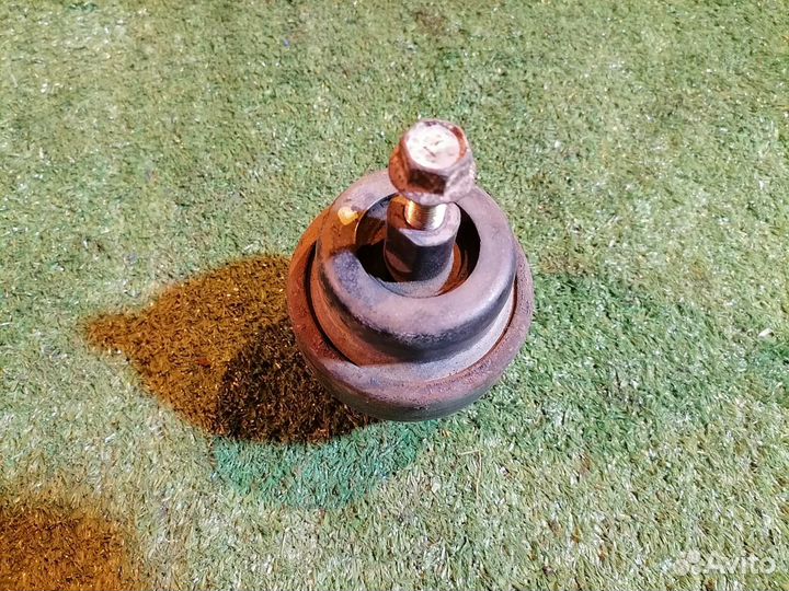 Опора кпп (подушка) 12371-46240 Toyota Mark II Wag