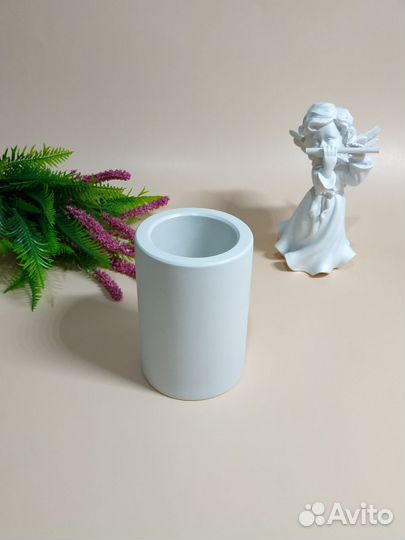 Ваза белая для цветов