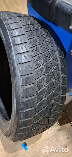 Bridgestone Blizzak DM-V2 275/50 R22