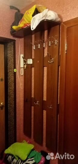 Вешалка настенная в прихожую