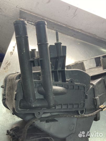 Корпус печки с радиатором Ауди 80 b3