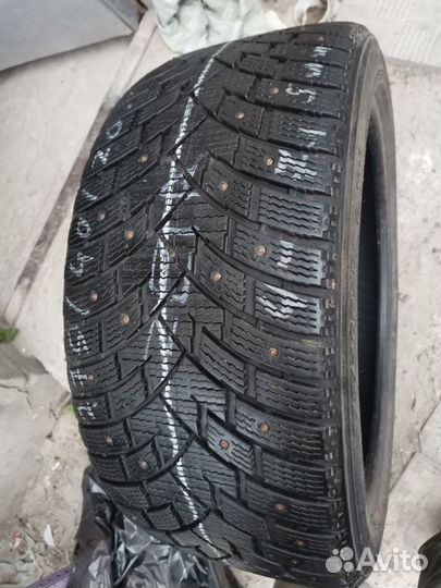 Zeta Antarctica Sport 275/40 R20