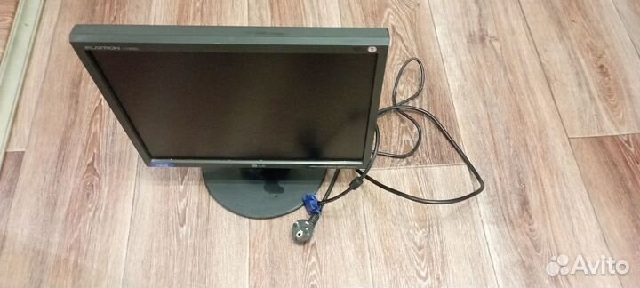 Монитор lg flatron l1750sq-sn