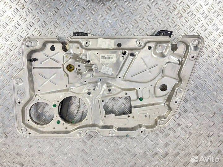 Стеклоподъемник передний правый Volkswagen Phaeton