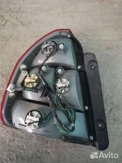 Фонарь задний правый на hyundai ассent