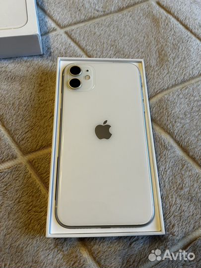 iPhone 11, 64 ГБ