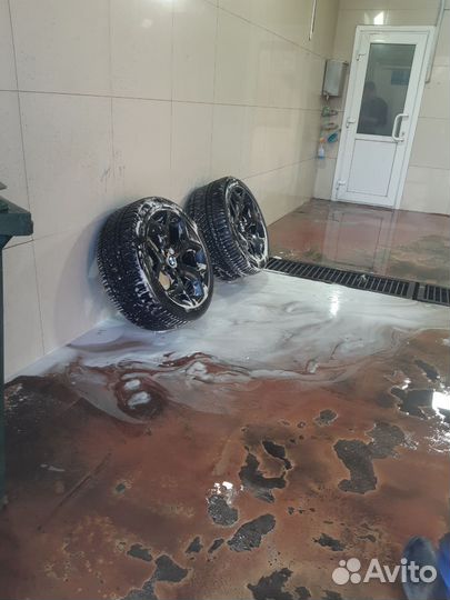 Комплект оригинальных разношироких колес BMW R20