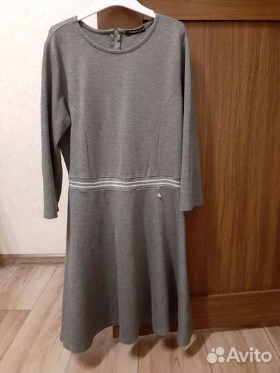 Школьное платье серое