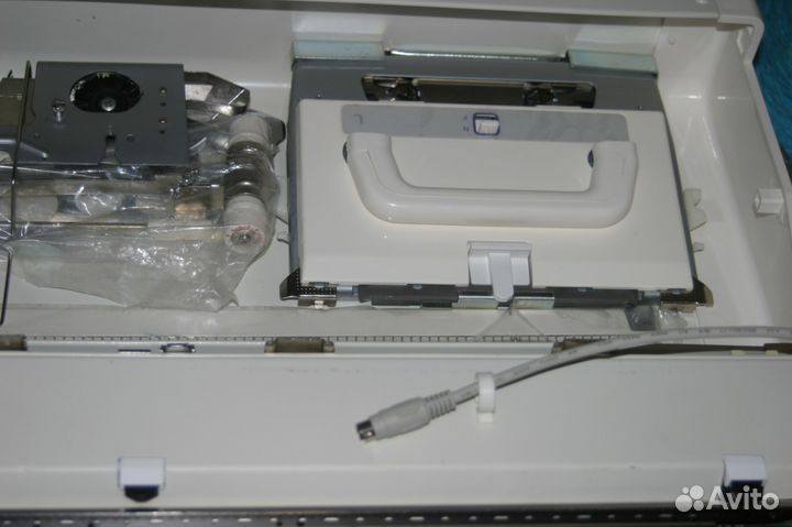 Электронную двухфантурную вязальную машину brother