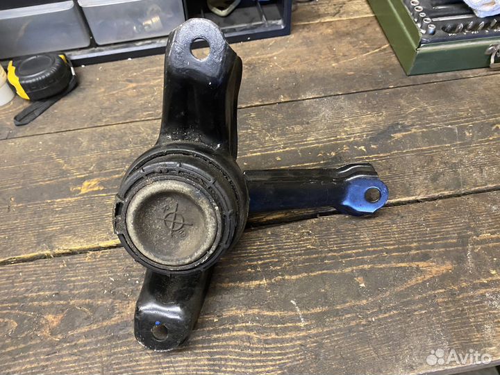 Опора двигателя правая Hyundai Solaris 2 / Kia Rio