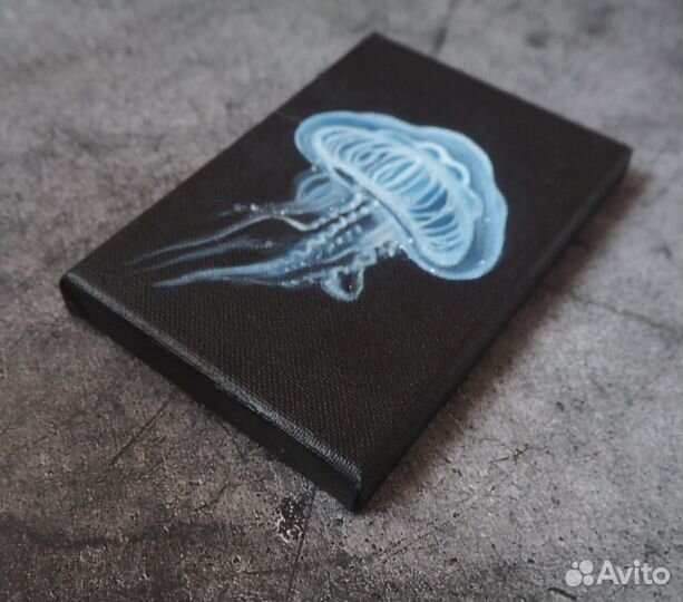 Картина Светящаяся Медуза в море