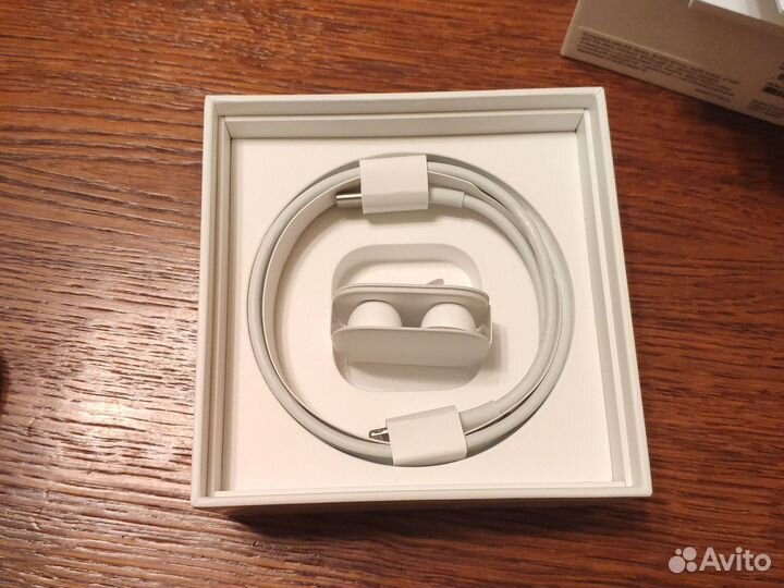 Беспроводные наушники Apple Airpods pro