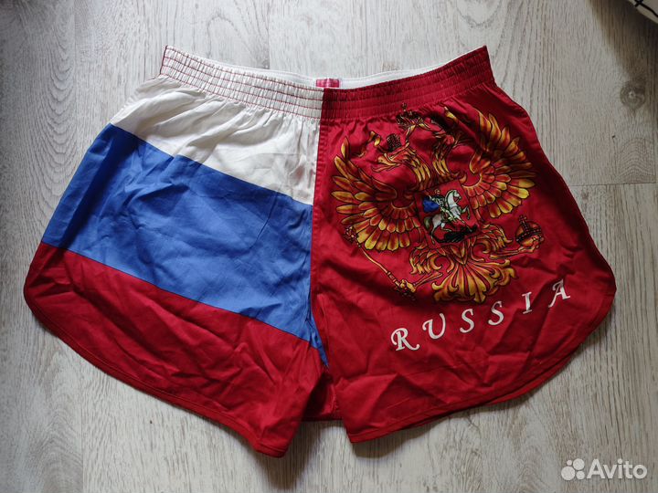 Спортивные шорты короткие