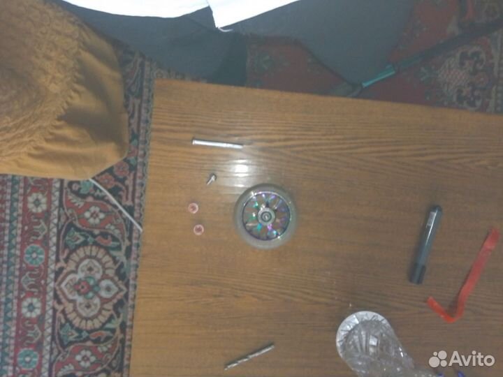 Самокат трюковой нужно надеть заднее колесо