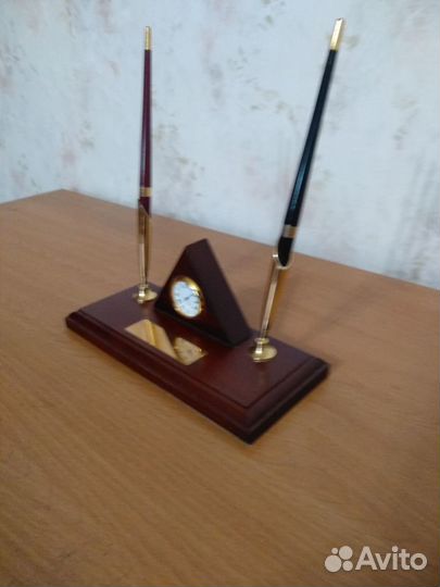 Подставка для ручек из дерева