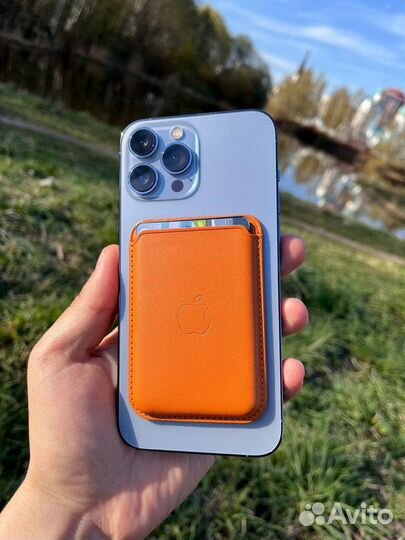 Apple MagSafe Wallet (кошелёк)