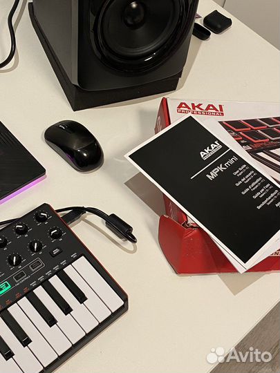 Клавиатура akai PRO MPK mini MK2