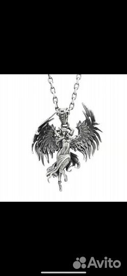 Готический медальон на цепочке