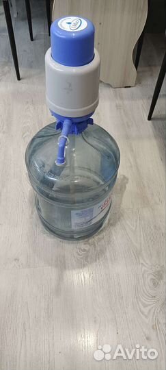 Бутыль и помпа