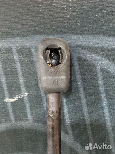 Амортизатор капота Audi A4 B6 ASN 2004