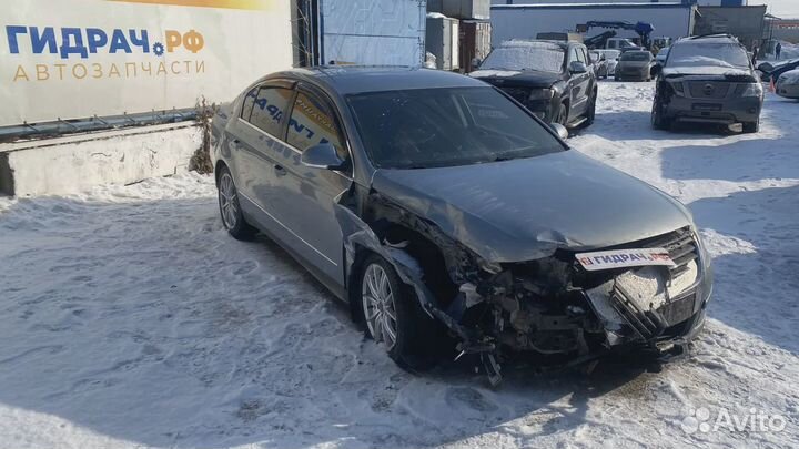 Трос открывания капота Volkswagen Passat (B6) 3C18