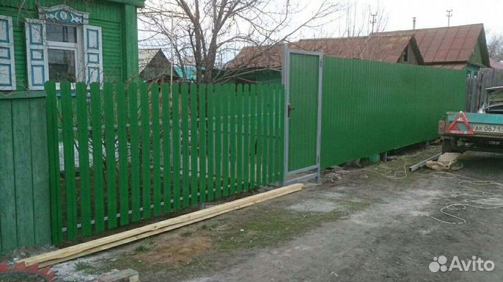 Забор из евроштакетника