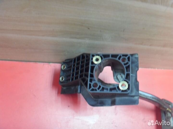 Педаль тормоза 2202903118 Mercedes S (W220)