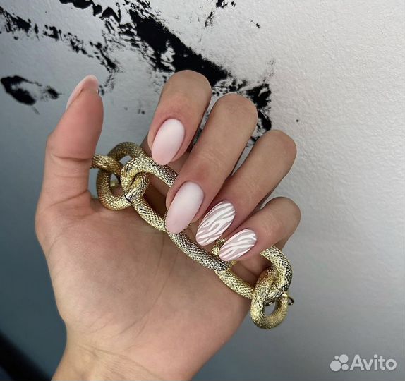 Мастер маникюра и педикюра